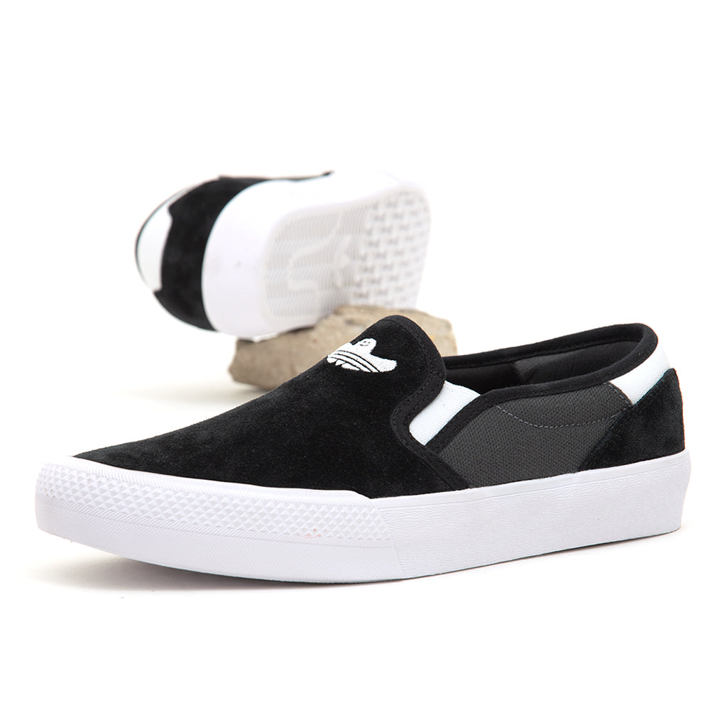 Shmoofoil Slip (Core Black / Grey6 / Footwear White) (S)