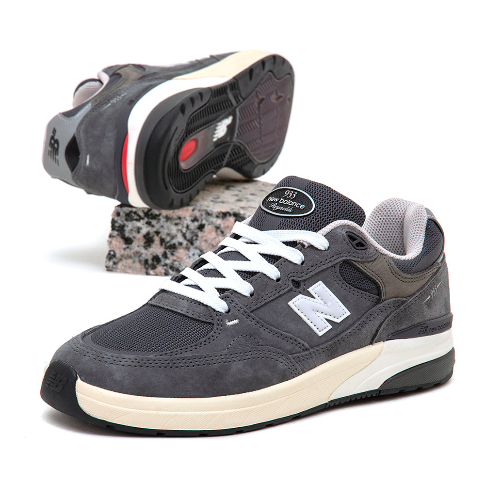 NM933 Andrew Reynolds (Grey / White) (S)