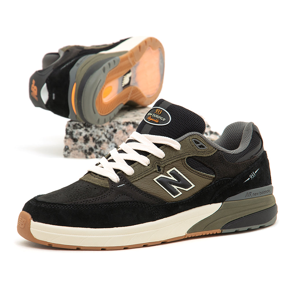 NM933 Andrew Reynolds (Black / Green) (S)