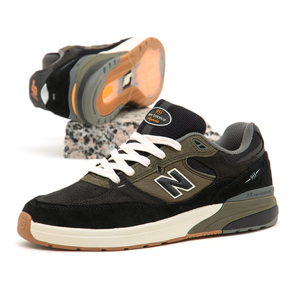 NM933 Andrew Reynolds (Black / Green) (S)