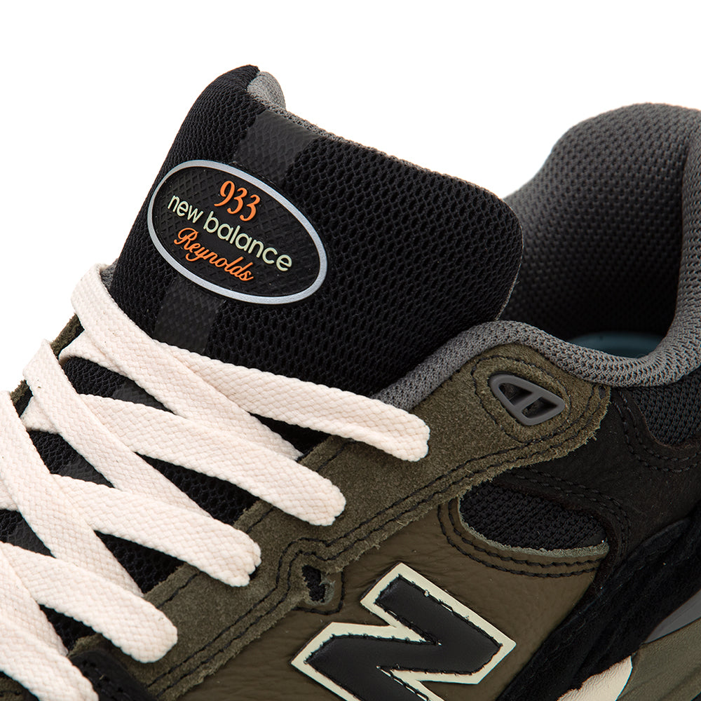 NM933 Andrew Reynolds (Black / Green) (S)