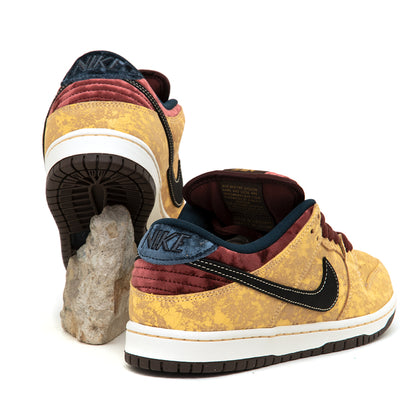 Dunk Low Pro (City of Cinema) Celestial Gold / Black